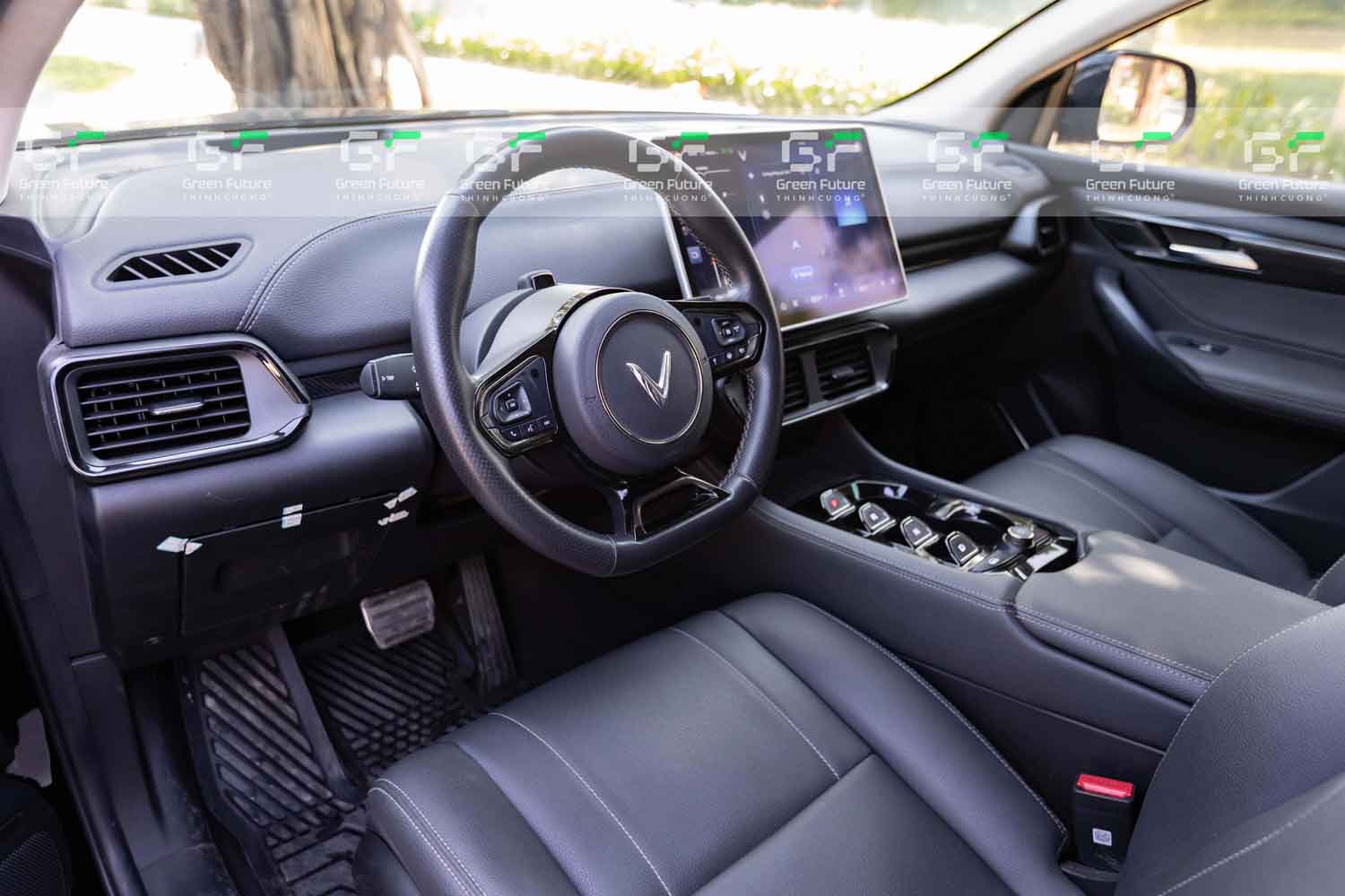 VINFAST VF8 ECO 2023 – ĐEN – ĐEN