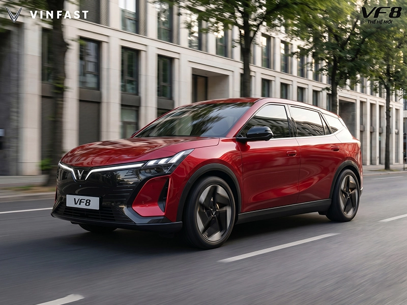 Co 1 ty mua suv xang hay vf 8 all new