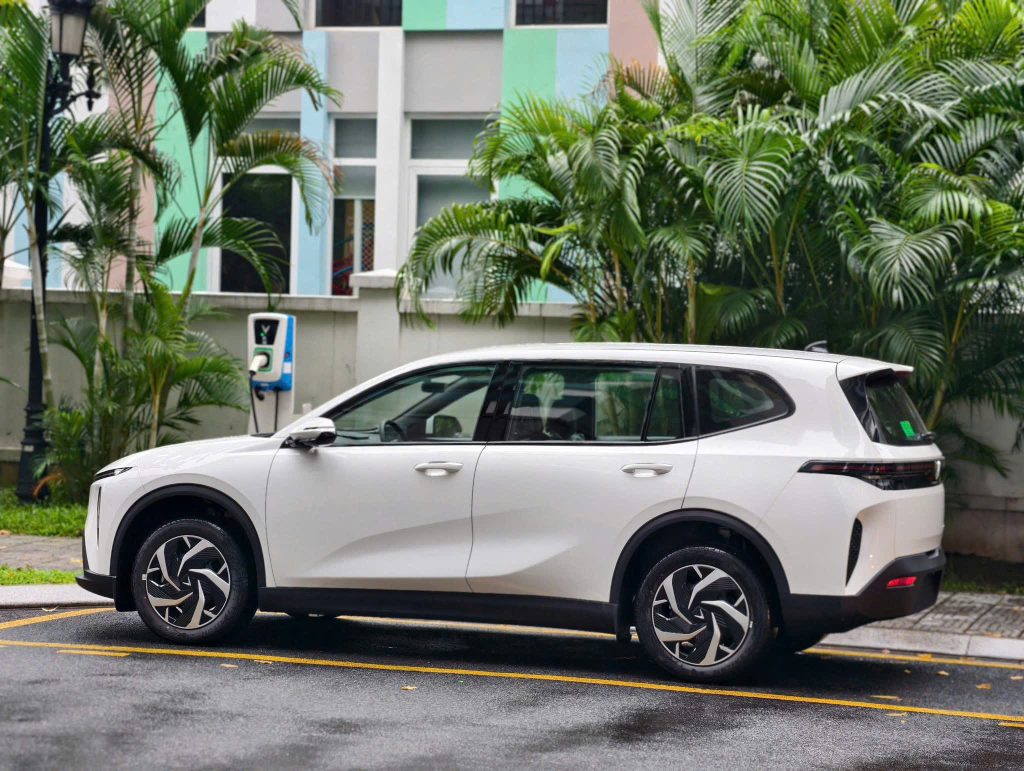Vf mpv7 thang 8 gia bao nhieu