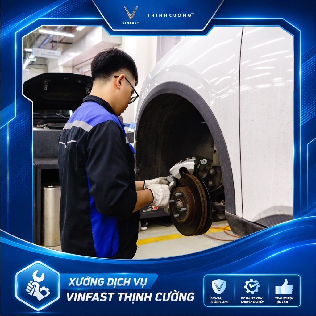 Ky thuat vien vinfast thinh cuong tan tam bao duong 1.png